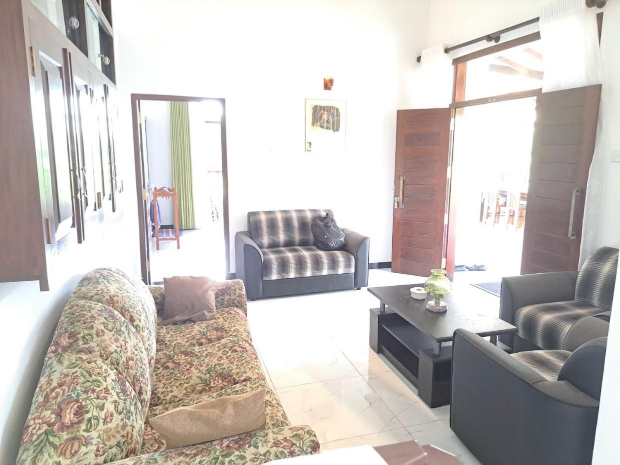 Villa 76 Weligama Esterno foto